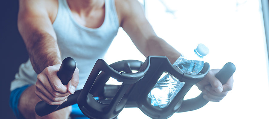 Hyperoxia decreases muscle glycogenolysis, lactate production, and lactate efﬂux during steady-state exercise